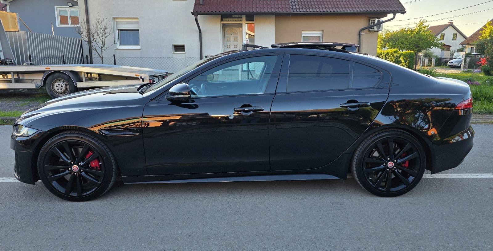 Jaguar XE 2,0D AT8,R-Dynamic Black,JAMSTVO, LEASING BEZ UČEŠĆA, fotografija 6
