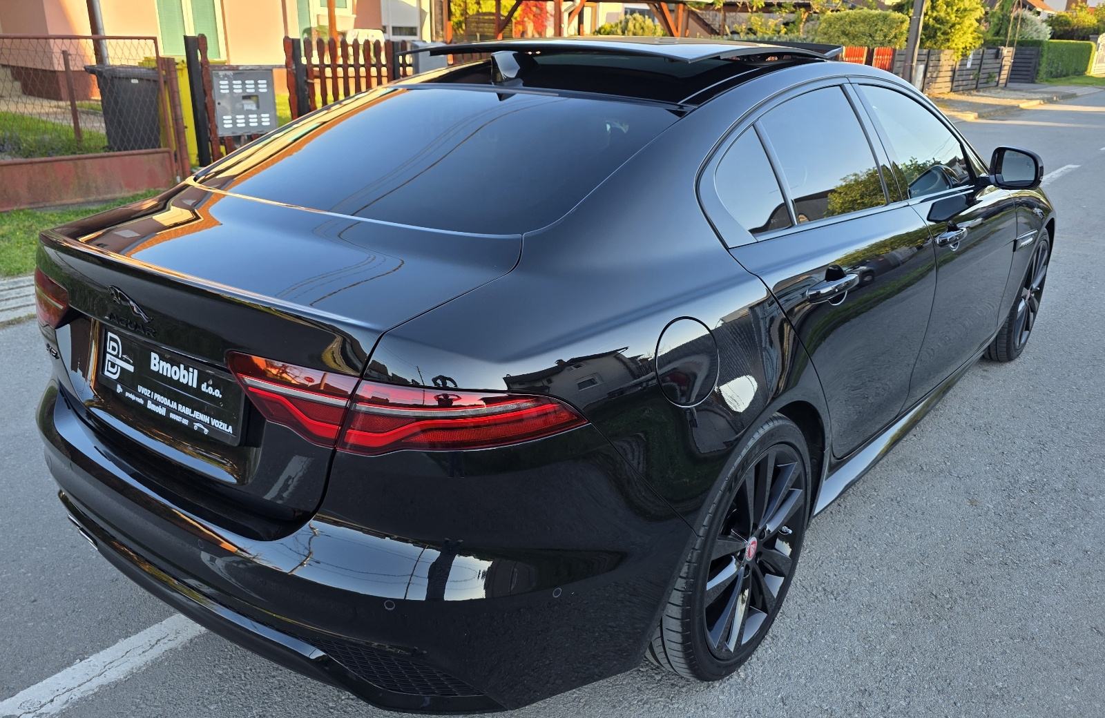 Jaguar XE 2,0D AT8,R-Dynamic Black,JAMSTVO, LEASING BEZ UČEŠĆA, fotografija 19