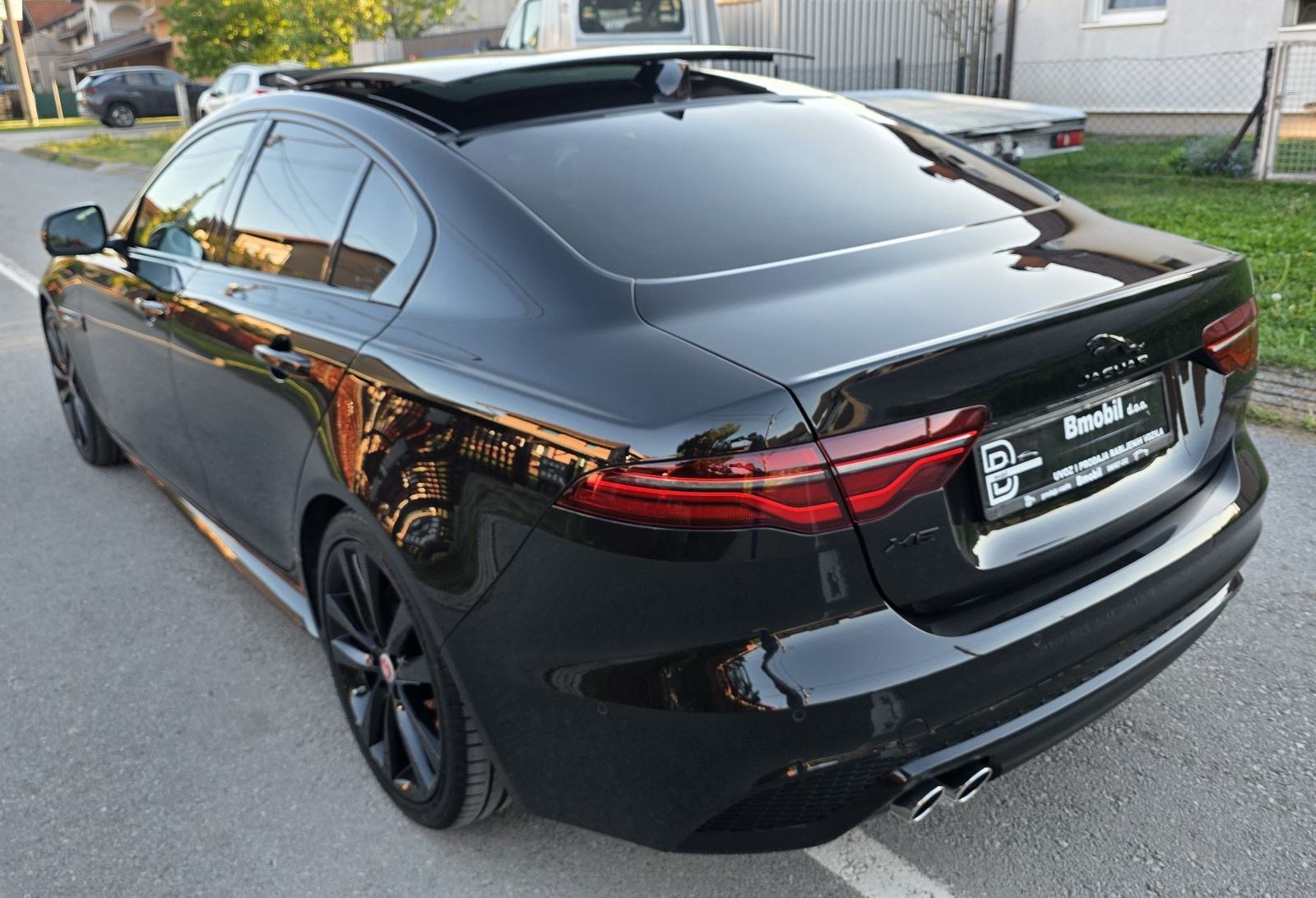 Jaguar XE 2,0D AT8,R-Dynamic Black,JAMSTVO, LEASING BEZ UČEŠĆA, fotografija 18