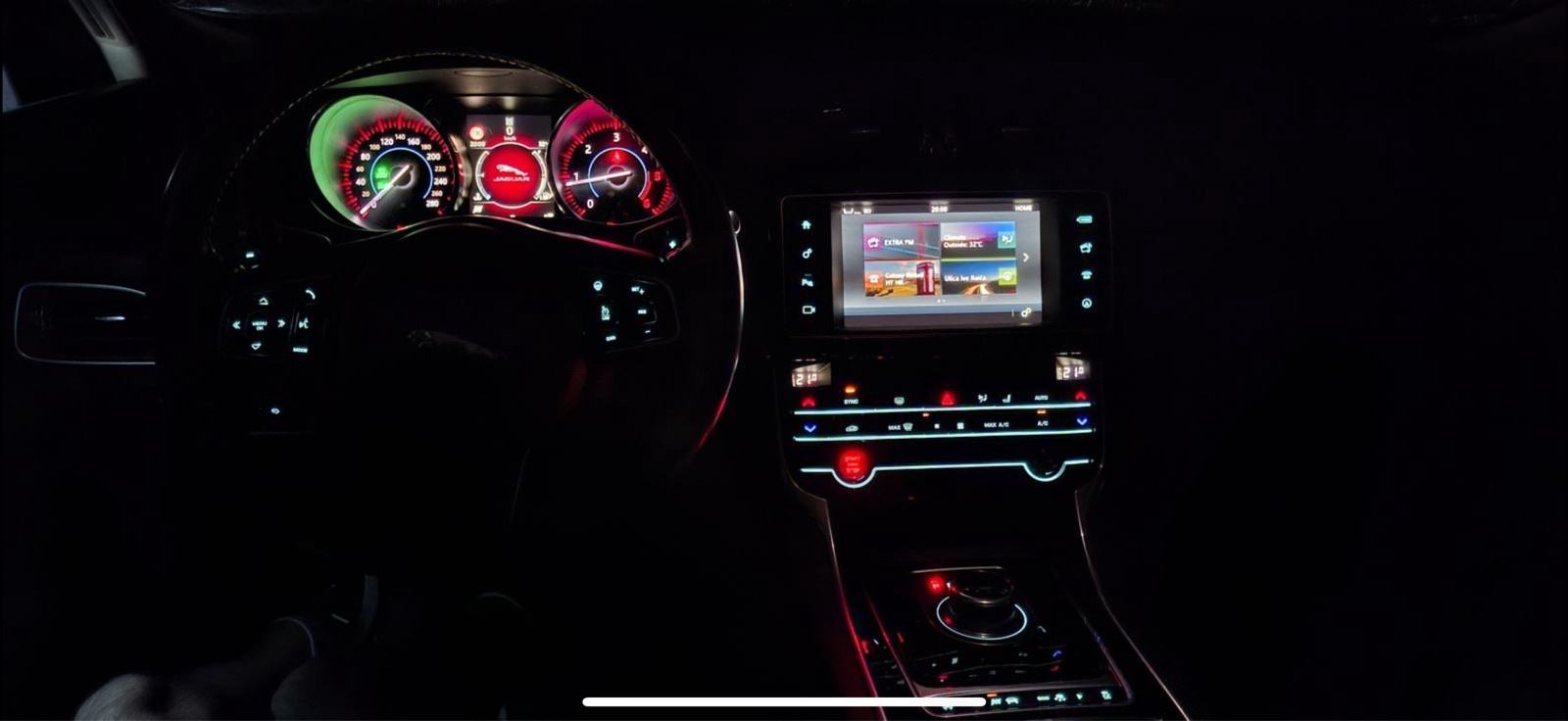Jaguar XE 2.0 D automatik,Full prestige 132kw/180ks, fotografija 12
