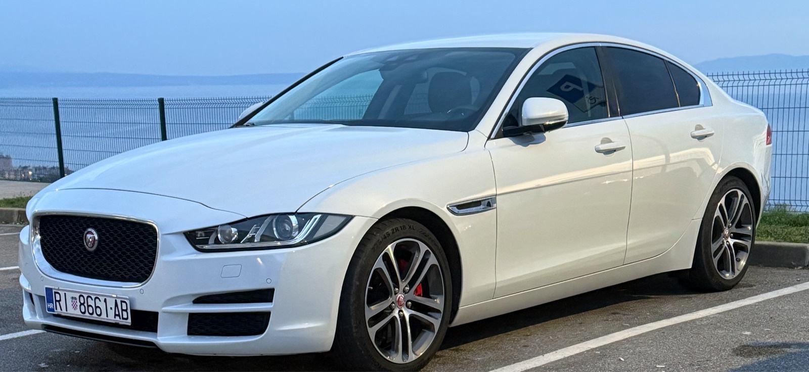 Jaguar XE 2.0 D automatik,Full prestige 132kw/180ks, fotografija 2