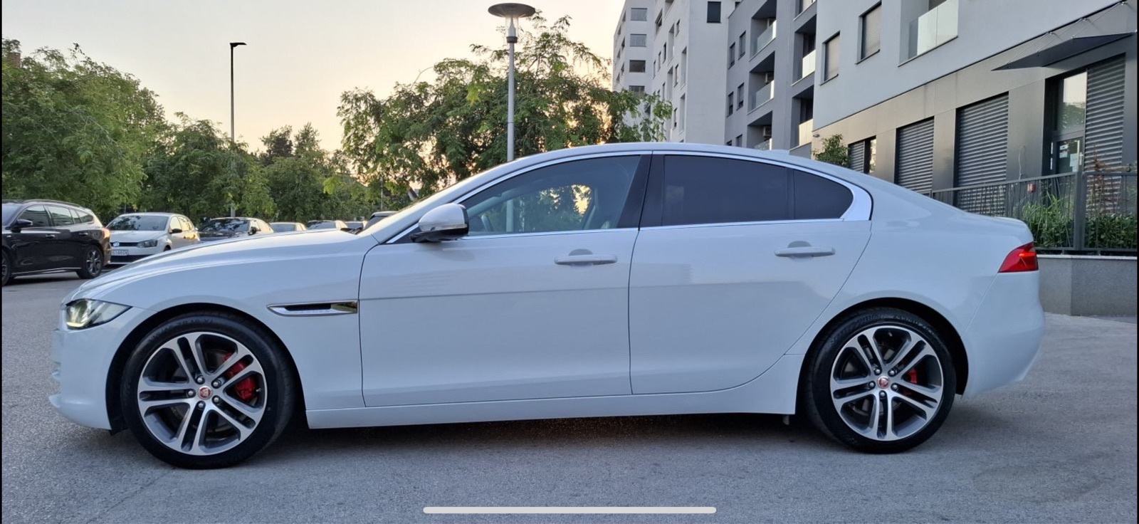 Jaguar XE 2.0 D automatik,Full prestige 132kw/180ks, fotografija 4