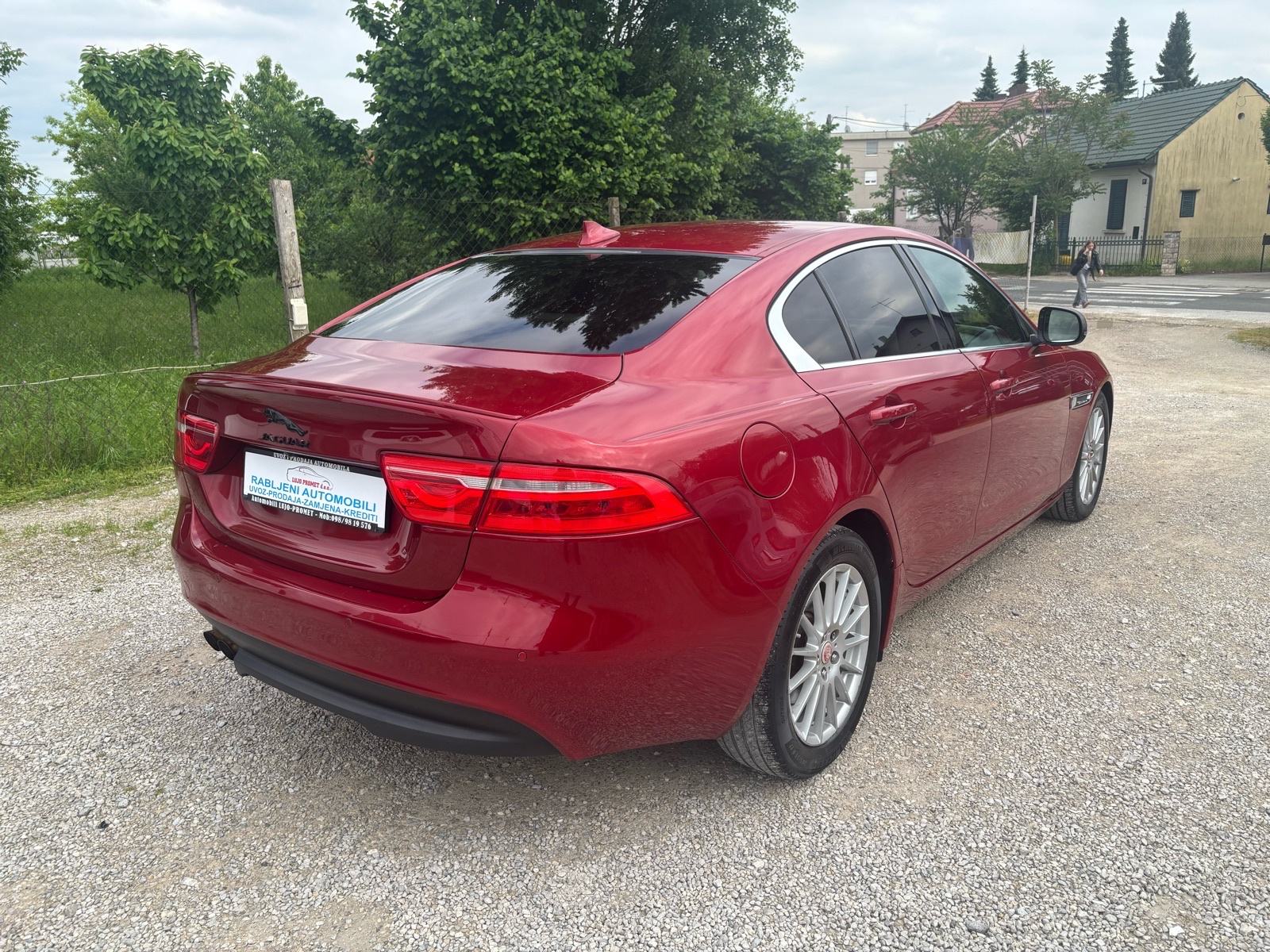 JAGUAR XE 2.0 D AUTOMATIK-NAVI-XENON-KOŽA-M+V SERVIS-KARTICE, fotografija 5