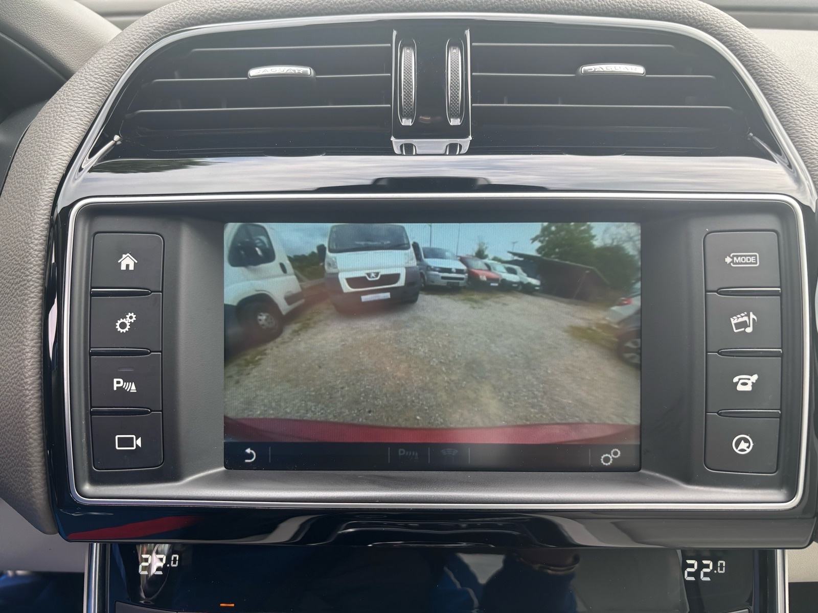 JAGUAR XE 2.0 D AUTOMATIK-NAVI-XENON-KOŽA-M+V SERVIS-KARTICE, fotografija 19