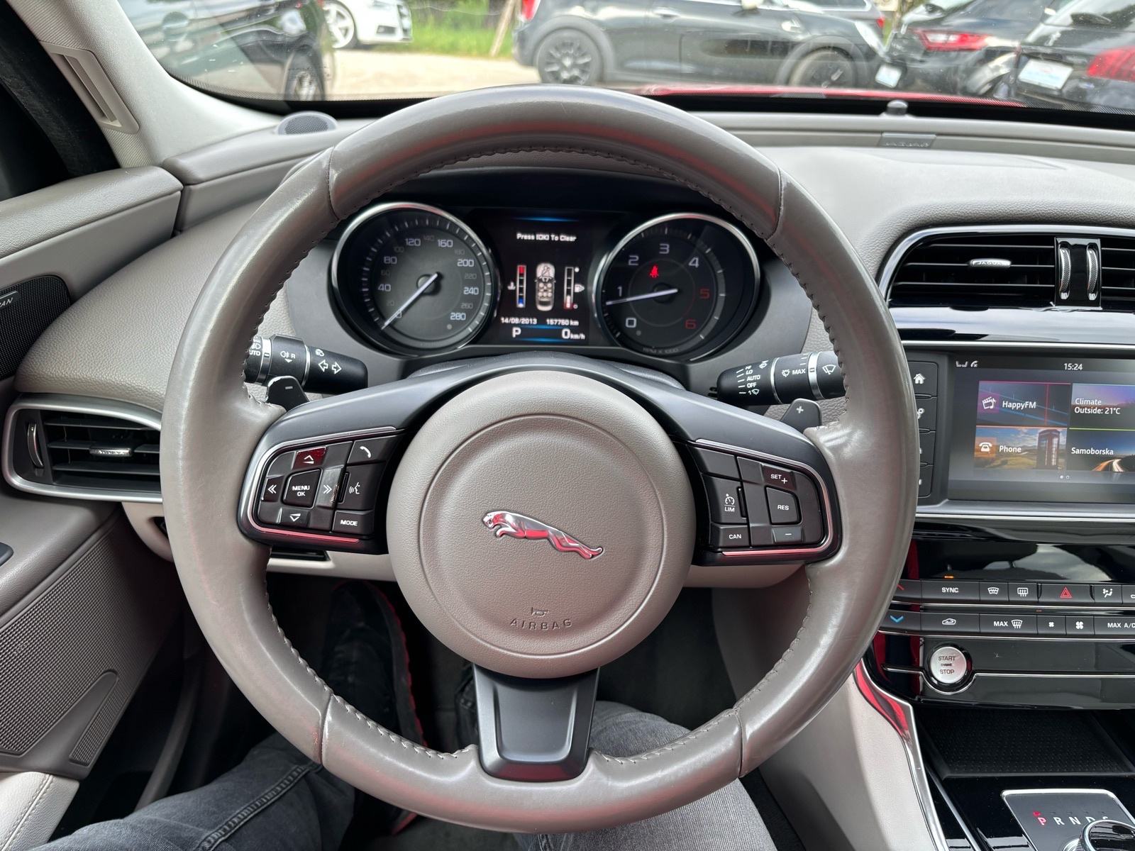 JAGUAR XE 2.0 D AUTOMATIK-NAVI-XENON-KOŽA-M+V SERVIS-KARTICE, fotografija 18