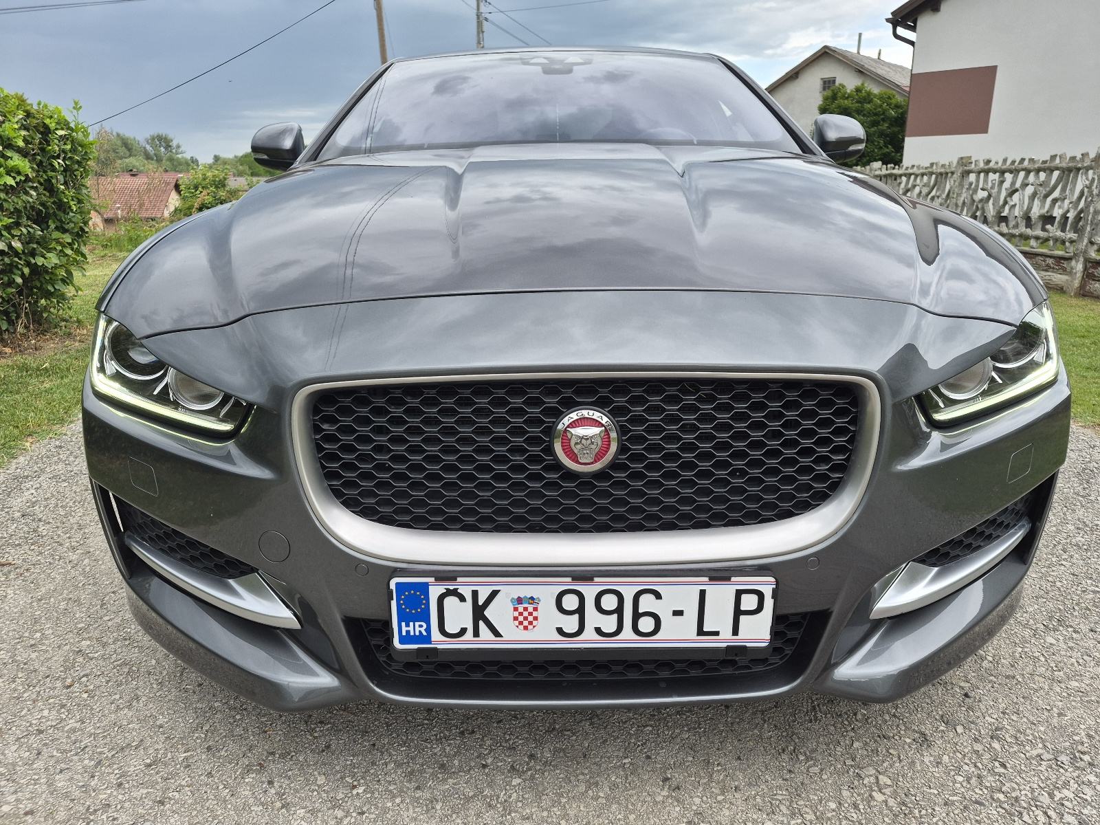 Jaguar XE 2.0 D automatik R Sport Full, fotografija 6
