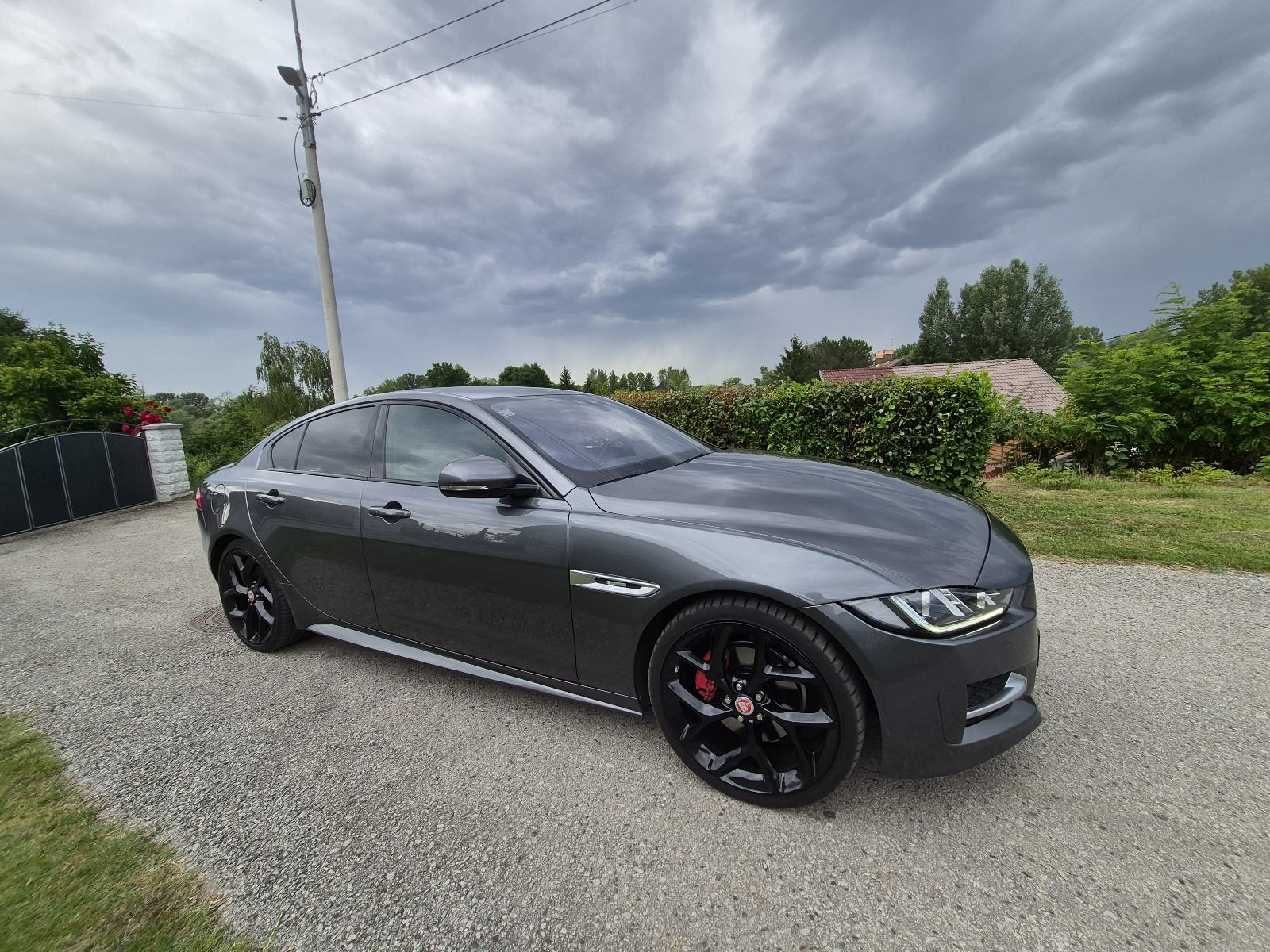 Jaguar XE 2.0 D automatik R Sport Full, fotografija 2