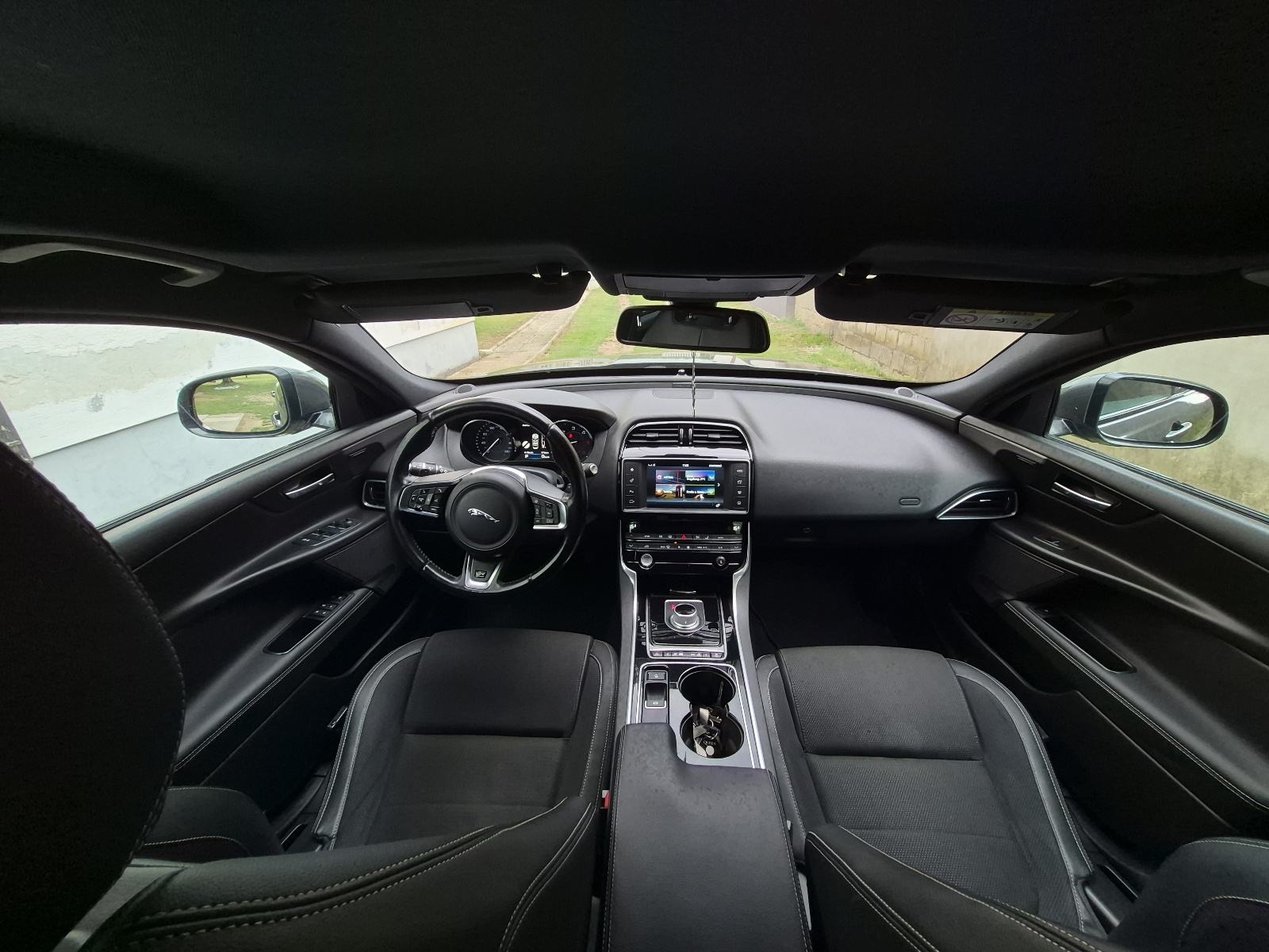 Jaguar XE 2.0 D automatik R Sport Full, fotografija 9
