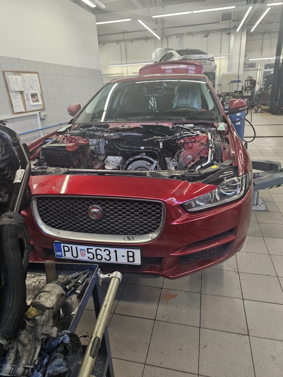 Jaguar XE 2.0 D automatik, fotografija 17