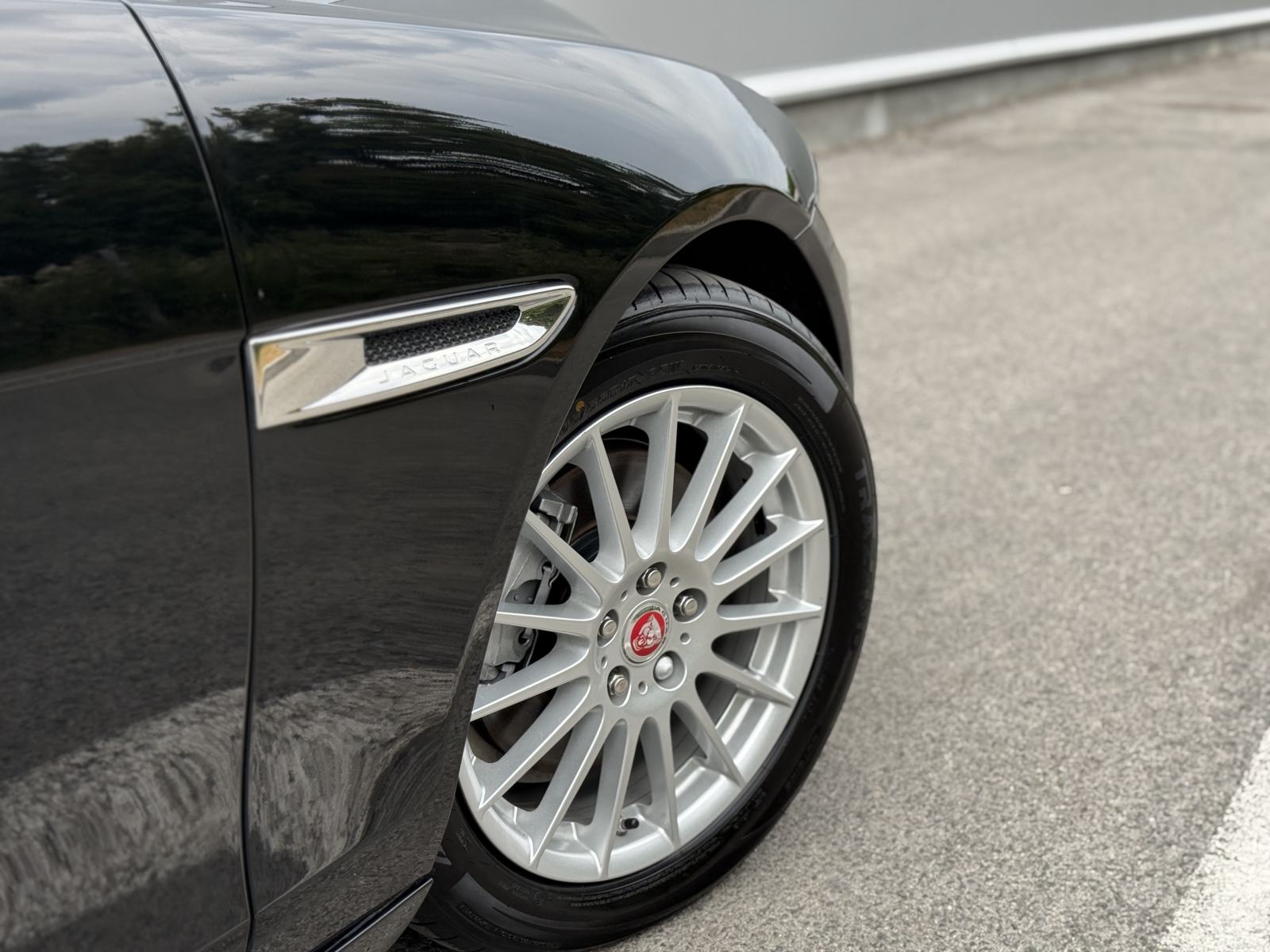 Jaguar XE 2.0 D FULL PRESTIGE *AUTOMATIK*KOŽA*KAMERA*NAVI*EL PAKET****, fotografija 5