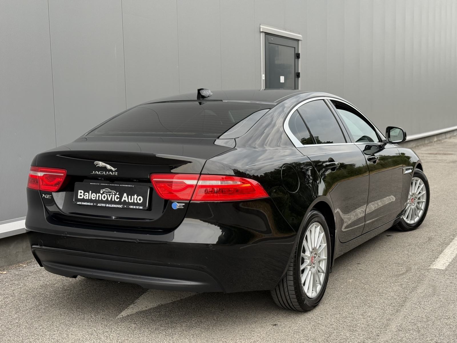 Jaguar XE 2.0 D FULL PRESTIGE *AUTOMATIK*KOŽA*KAMERA*NAVI*EL PAKET****, fotografija 3