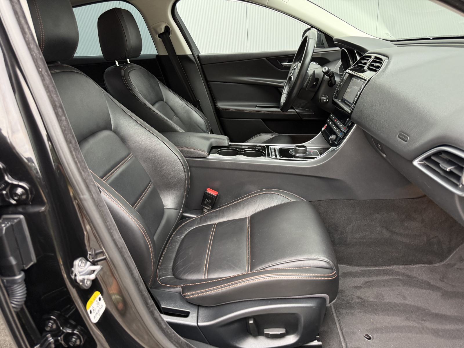 Jaguar XE 2.0 D FULL PRESTIGE *AUTOMATIK*KOŽA*KAMERA*NAVI*EL PAKET****, fotografija 14