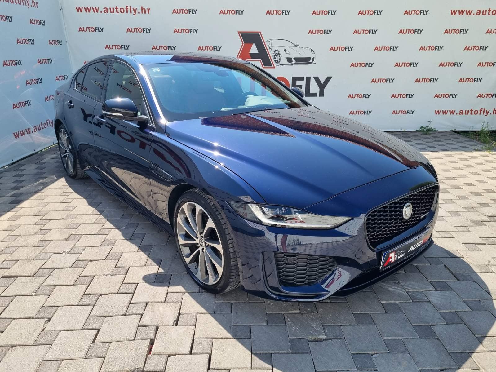 Jaguar XE 2.0 D R-Dynamic Facelift, HR Auto, Kamera, Virtual, u PDV-u, fotografija 9