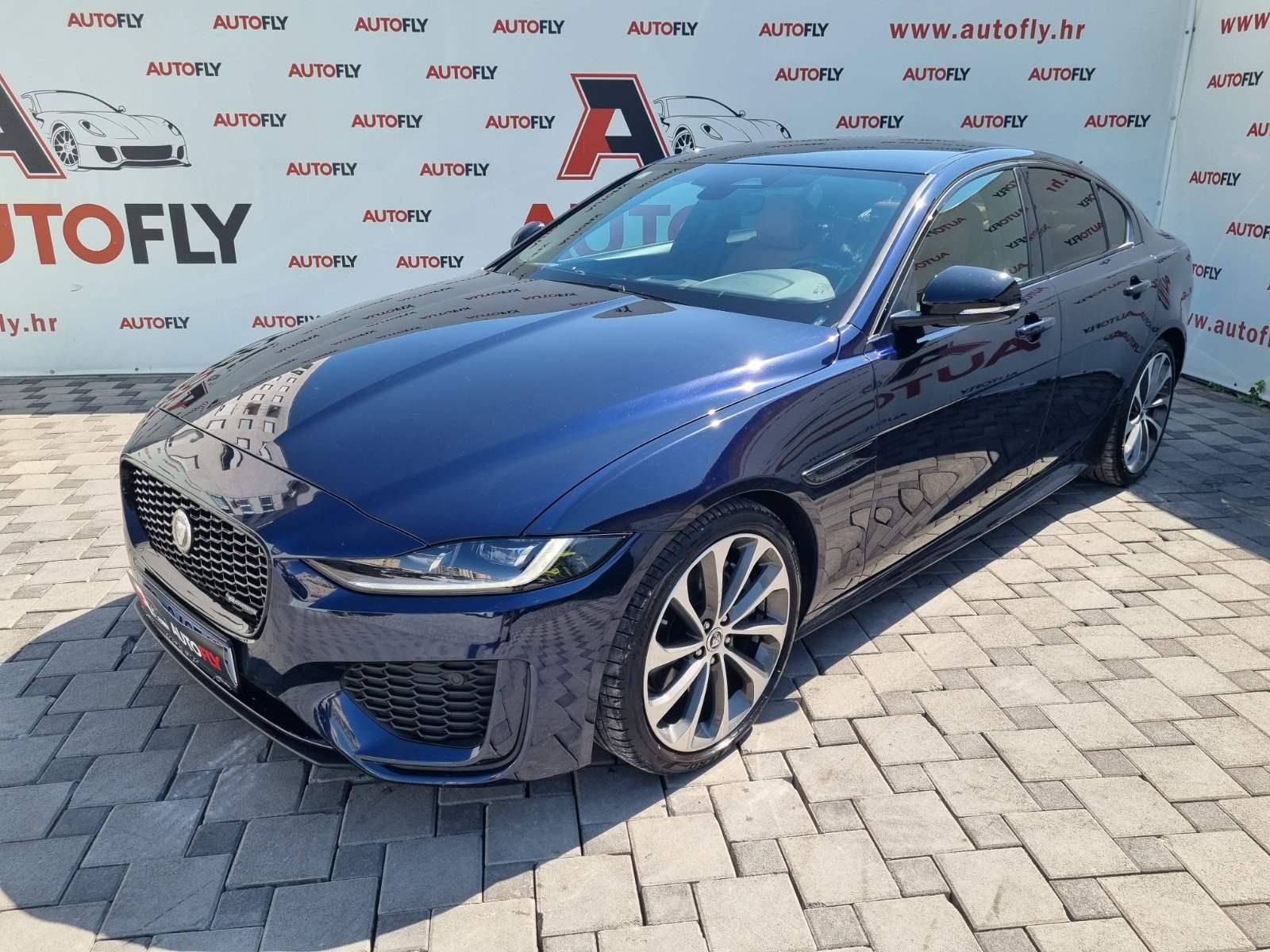 Jaguar XE 2.0 D R-Dynamic Facelift, HR Auto, Kamera, Virtual, u PDV-u, fotografija 10