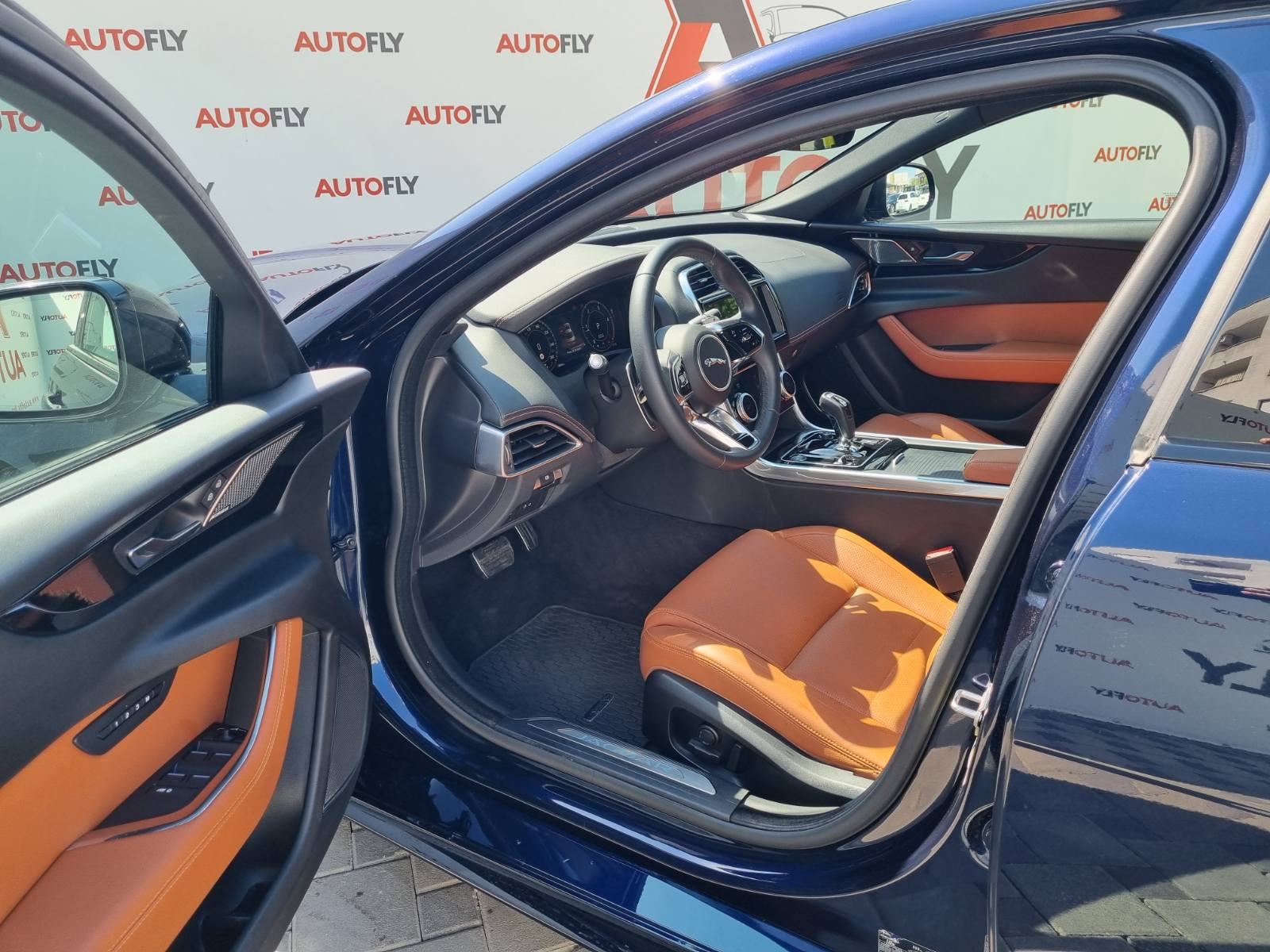 Jaguar XE 2.0 D R-Dynamic Facelift, HR Auto, Kamera, Virtual, u PDV-u, fotografija 11