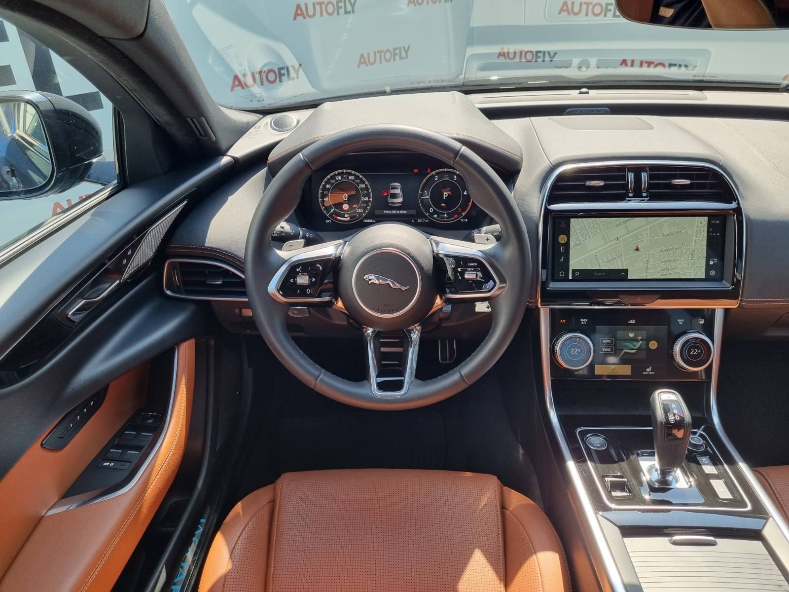 Jaguar XE 2.0 D R-Dynamic Facelift, HR Auto, Kamera, Virtual, u PDV-u, fotografija 17