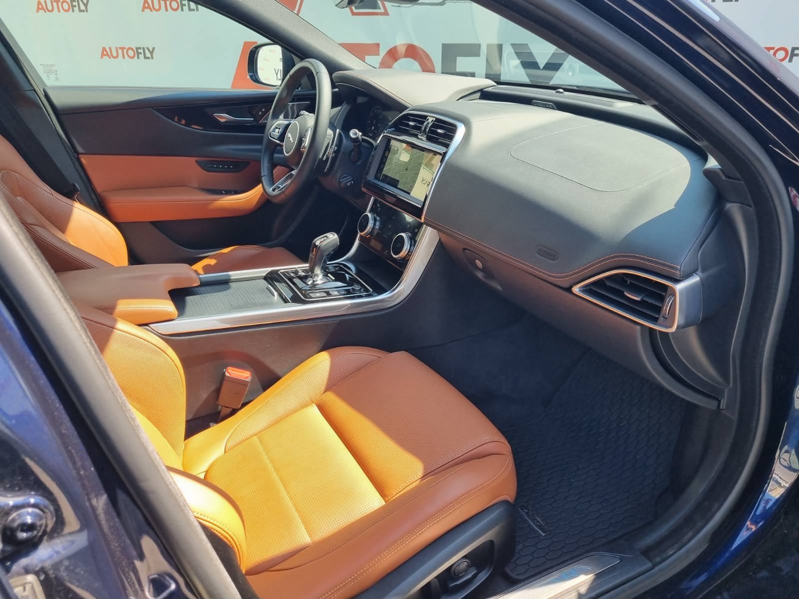 Jaguar XE 2.0 D R-Dynamic Facelift, HR Auto, Kamera, Virtual, u PDV-u, fotografija 18