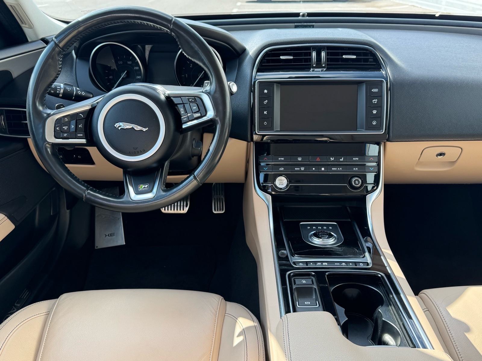 Jaguar XE 2.0 D, R-sport, automatik, koža, servis, garancija, fotografija 9