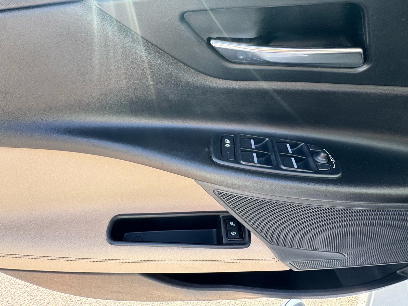 Jaguar XE 2.0 D, R-sport, automatik, koža, servis, garancija, fotografija 18