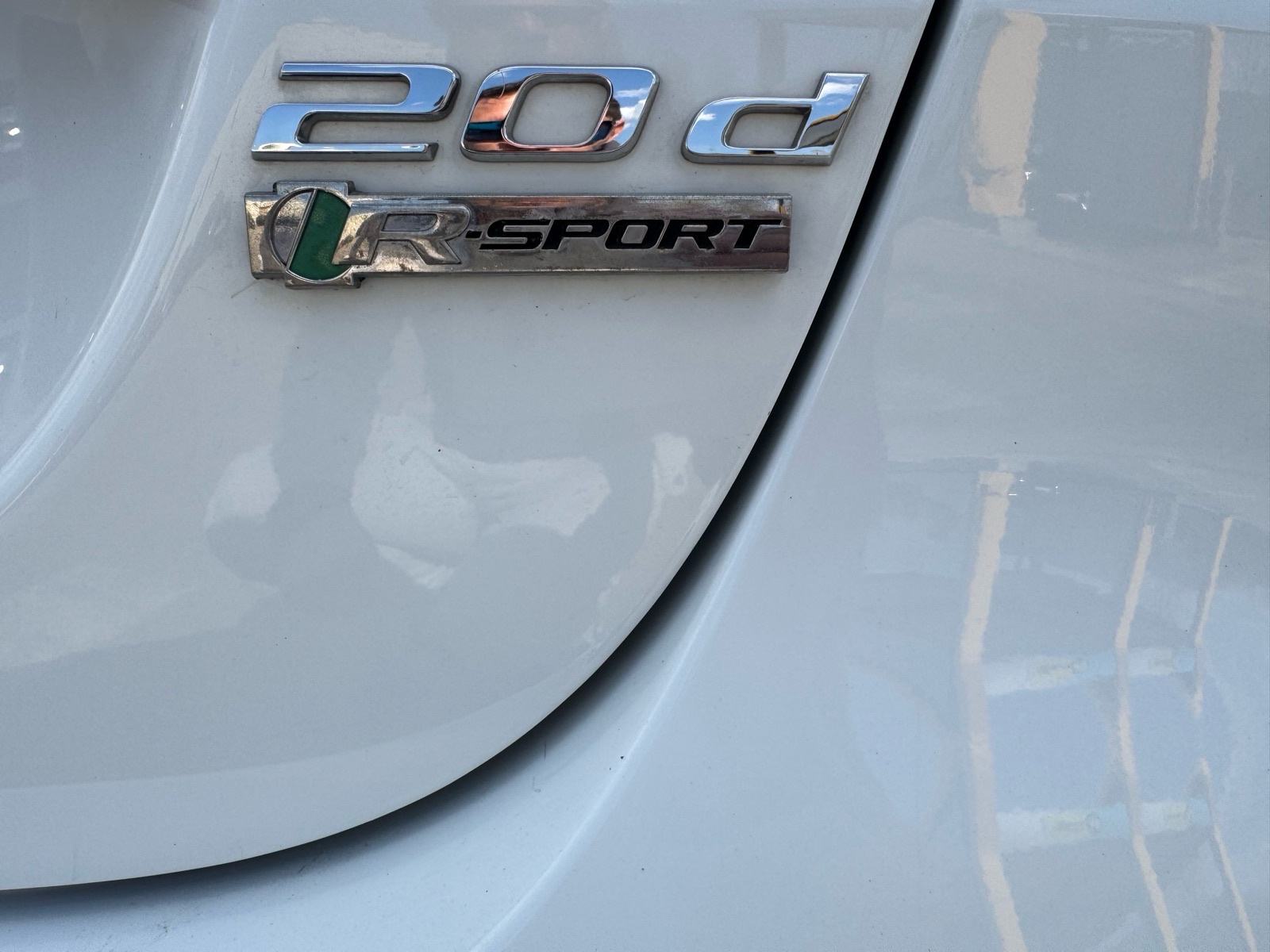 Jaguar XE 2.0 D, R-sport, automatik, koža, servis, garancija, fotografija 19