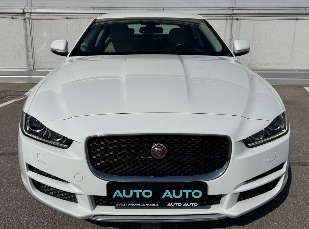 Jaguar XE 2.0 D, R-sport, automatik, koža, servis, garancija, fotografija 7