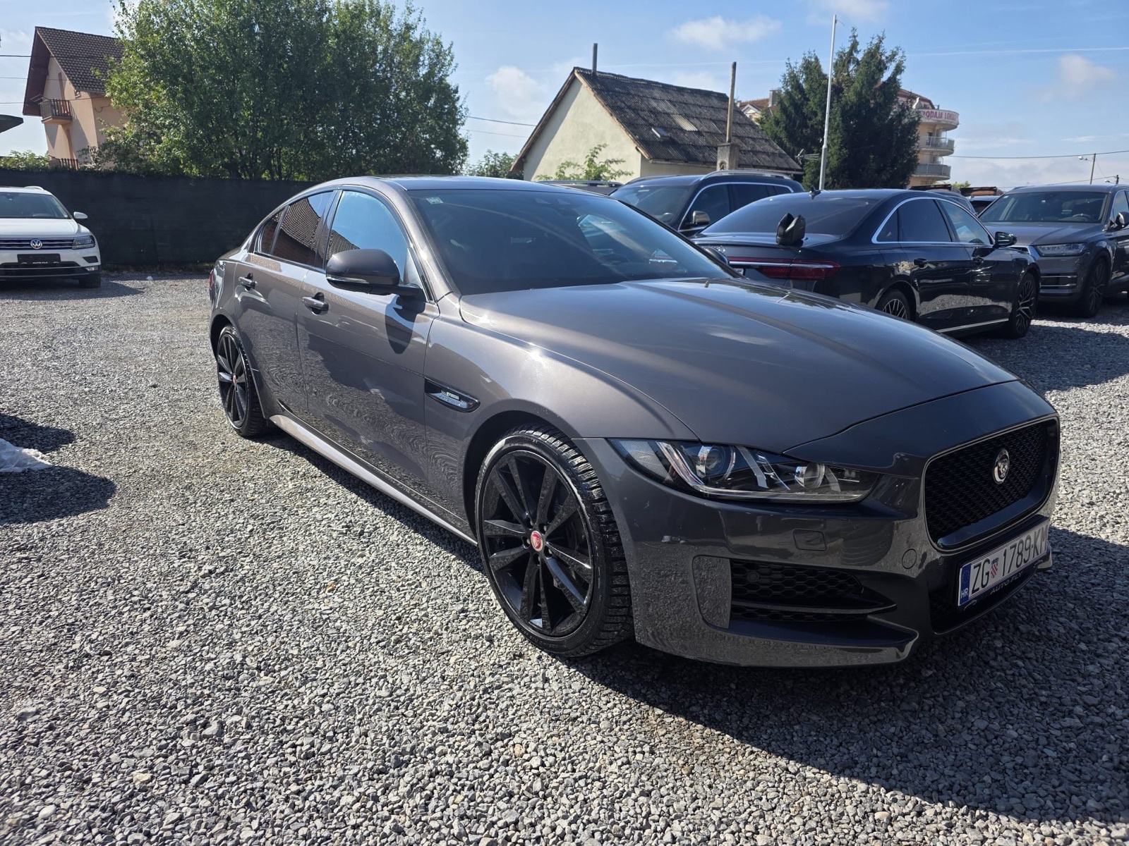Jaguar XE 2.0 D R-Sport automatik, LED, kamera, 19”, fotografija 1