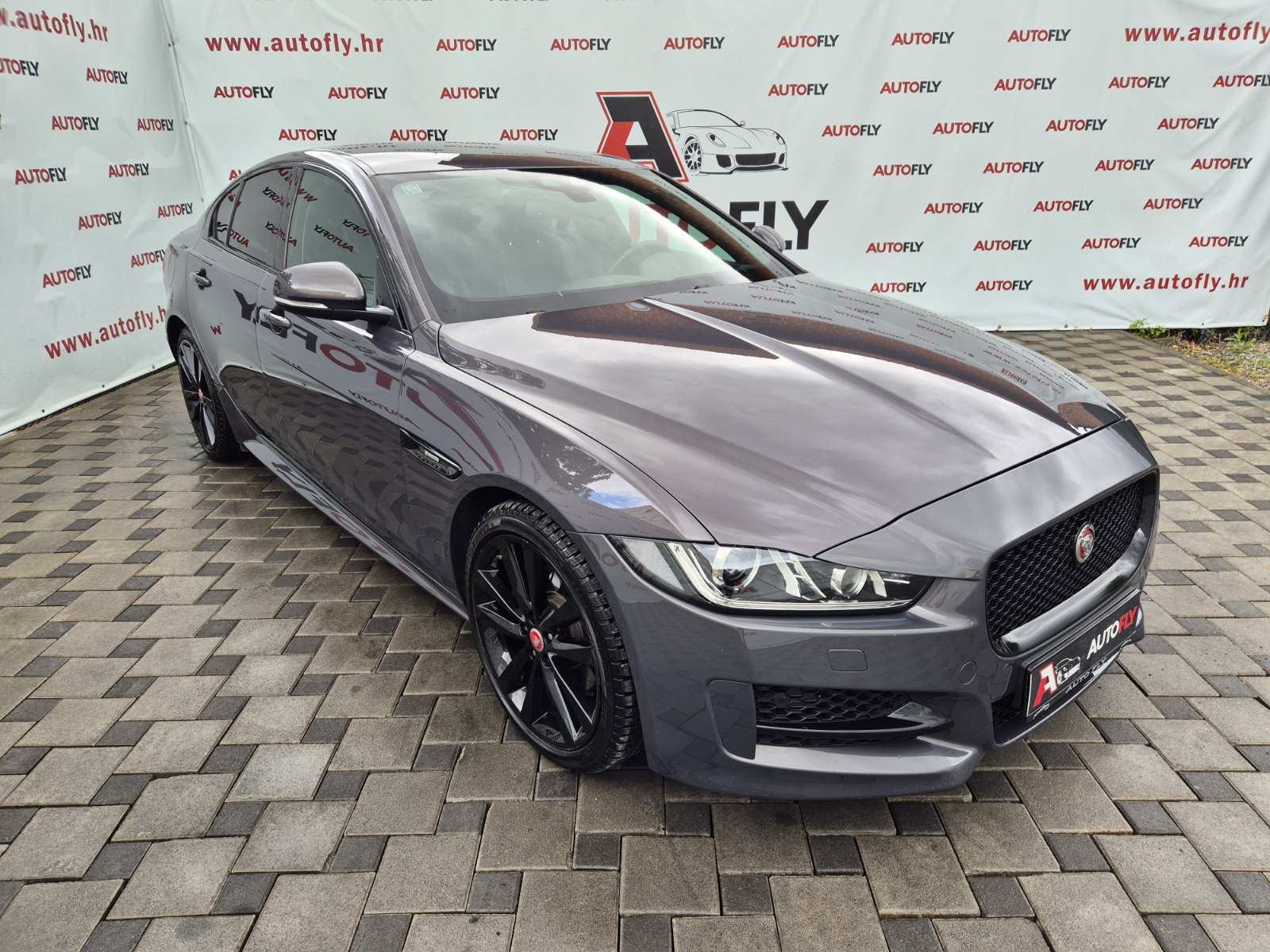 Jaguar XE 2.0 D R-Sport automatik, Led, Kamera, Tempomat, Meridian, 19, fotografija 10