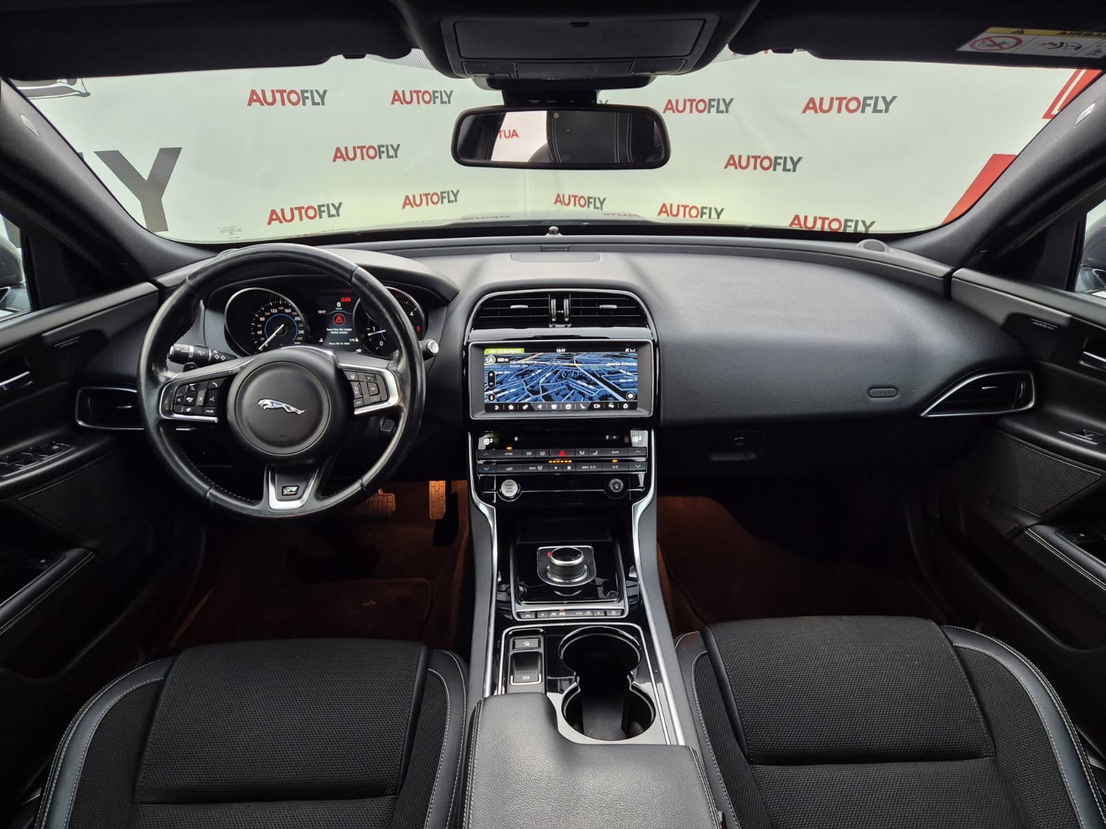 Jaguar XE 2.0 D R-Sport automatik, Led, Kamera, Tempomat, Meridian, 19, fotografija 12