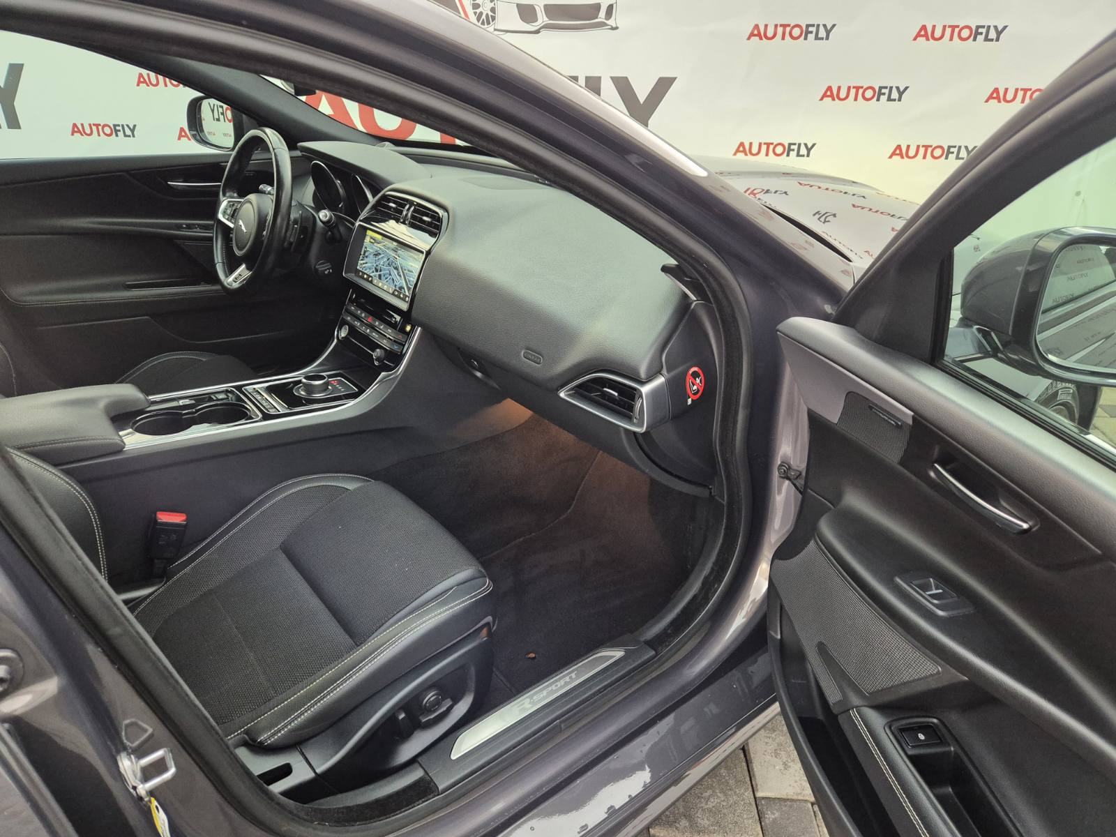 Jaguar XE 2.0 D R-Sport automatik, Led, Kamera, Tempomat, Meridian, 19, fotografija 13
