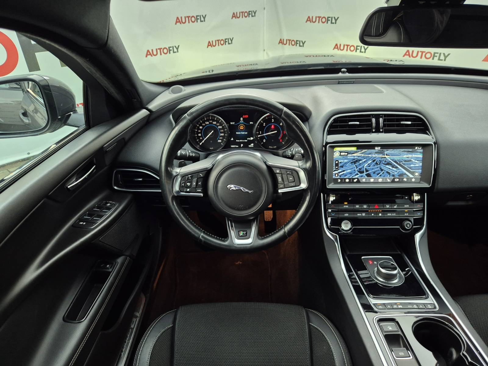 Jaguar XE 2.0 D R-Sport automatik, Led, Kamera, Tempomat, Meridian, 19, fotografija 16