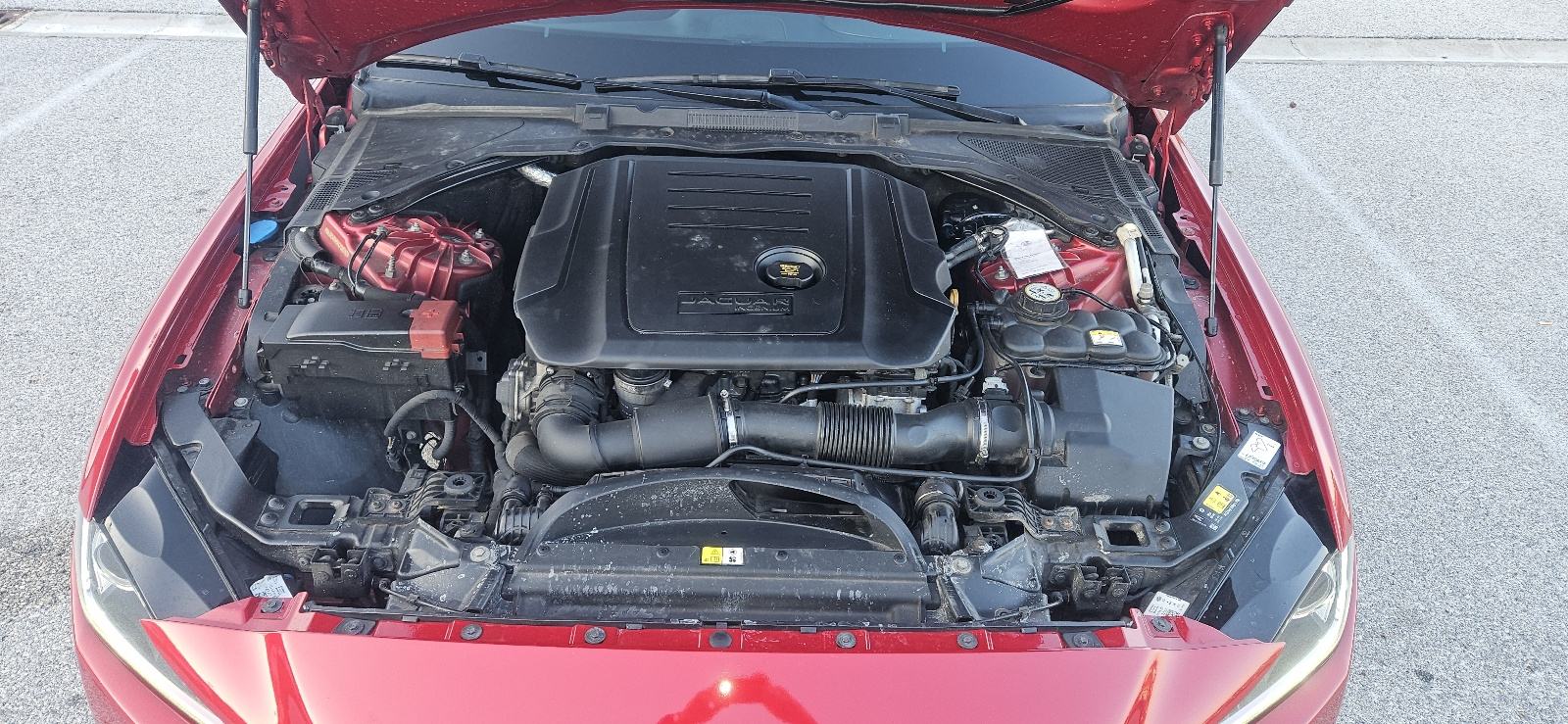 JAGUAR XE 2.0 D R-SPORT VOZILO ZLATNE POLUGE ILI GARAŽA U ZG U RAČUN, fotografija 17