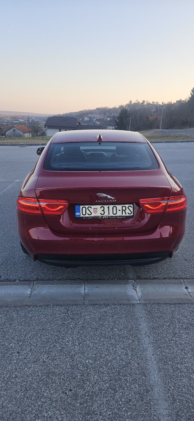 JAGUAR XE 2.0 D R-SPORT VOZILO ZLATNE POLUGE ILI GARAŽA U ZG U RAČUN, fotografija 8