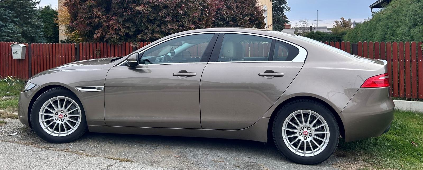Jaguar XE 2.0 D Prestige, fotografija 7