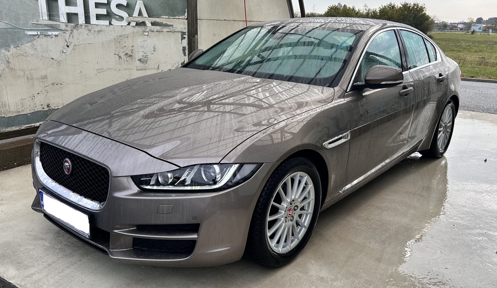 Jaguar XE 2.0 D Prestige, fotografija 10