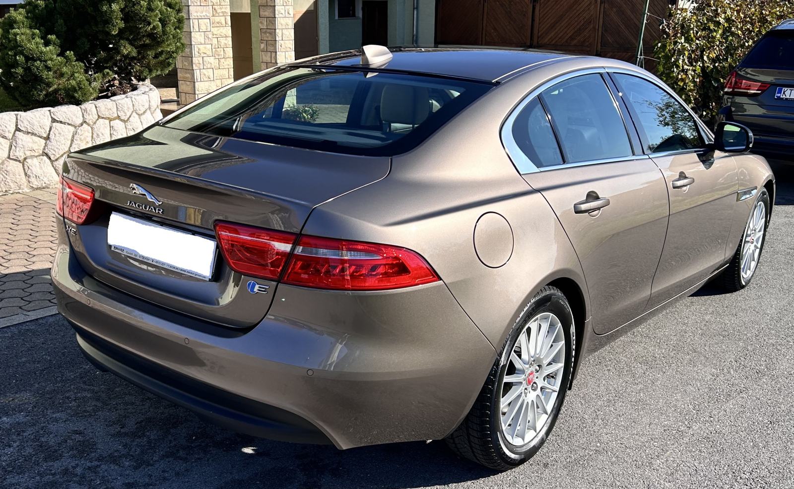Jaguar XE 2.0 D Prestige, fotografija 13