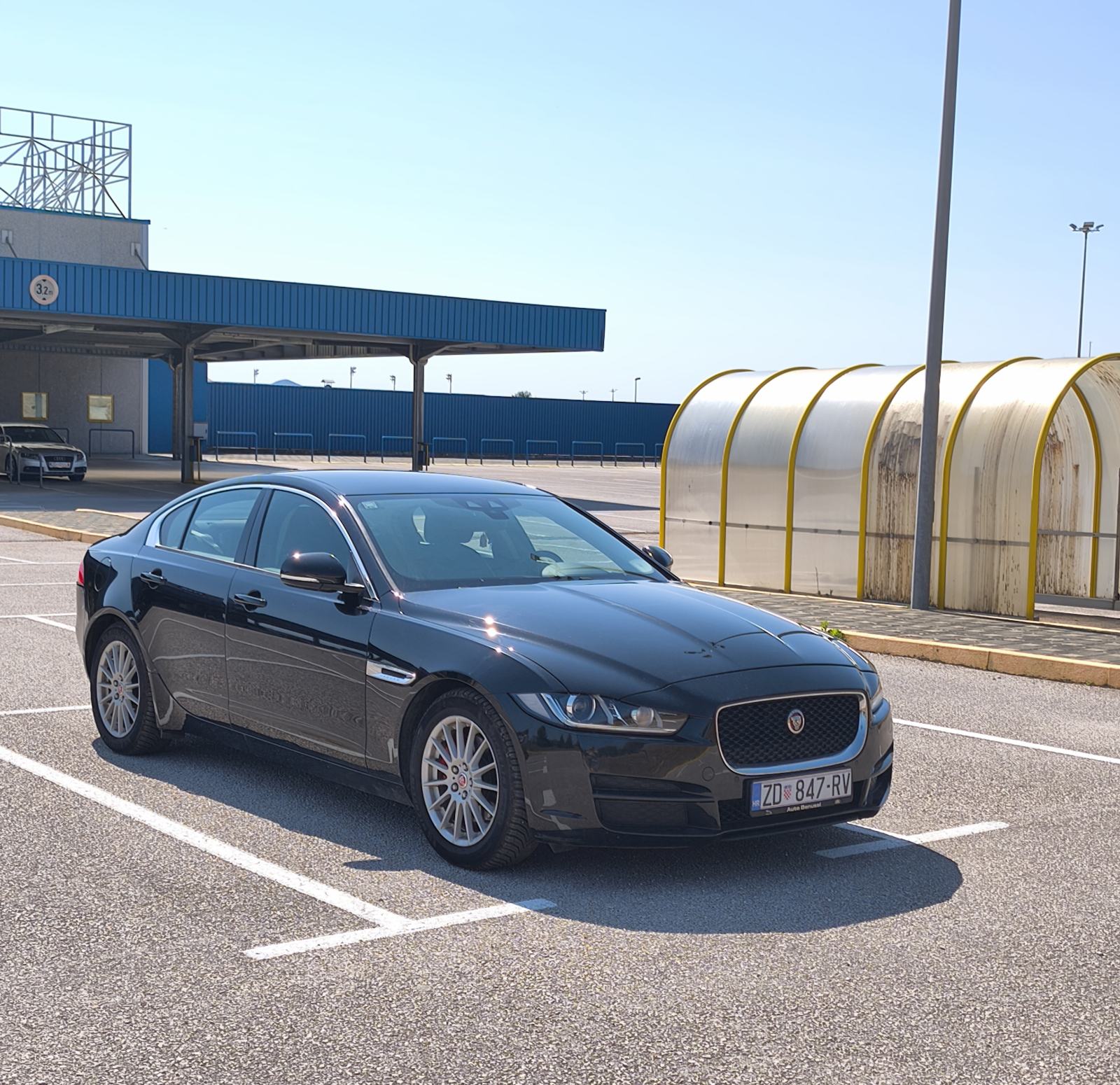 JAGUAR XE 2,0 D Performance Pure, napravljen servis 15.7, fotografija 2