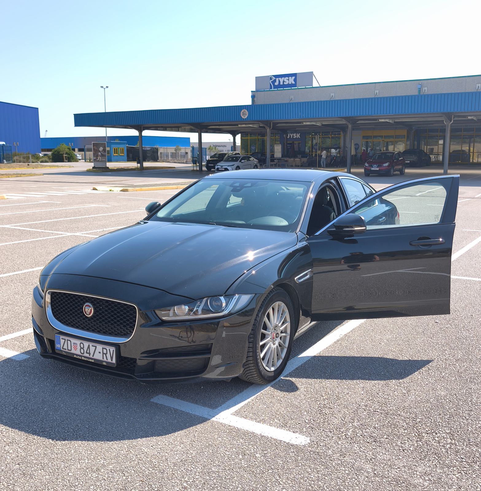 JAGUAR XE 2,0 D Performance Pure, napravljen servis 15.7, fotografija 3