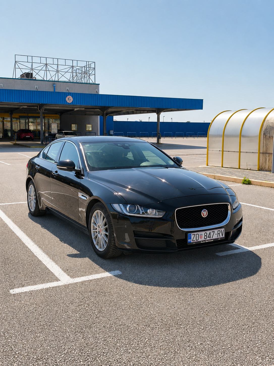JAGUAR XE 2,0 D Performance Pure, napravljen servis 15.7, fotografija 1