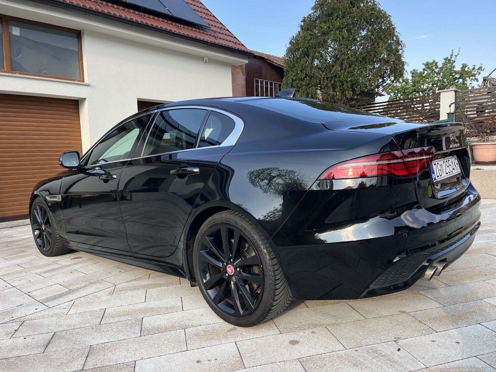 Jaguar XE 2,0, fotografija 4