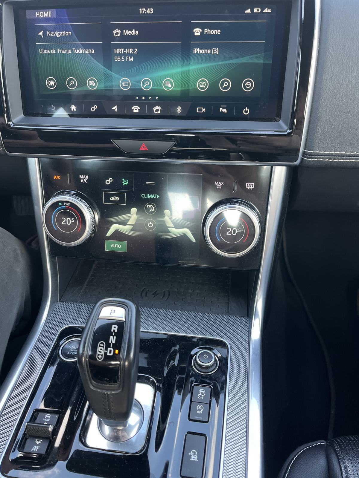 Jaguar XE 2,0, fotografija 9