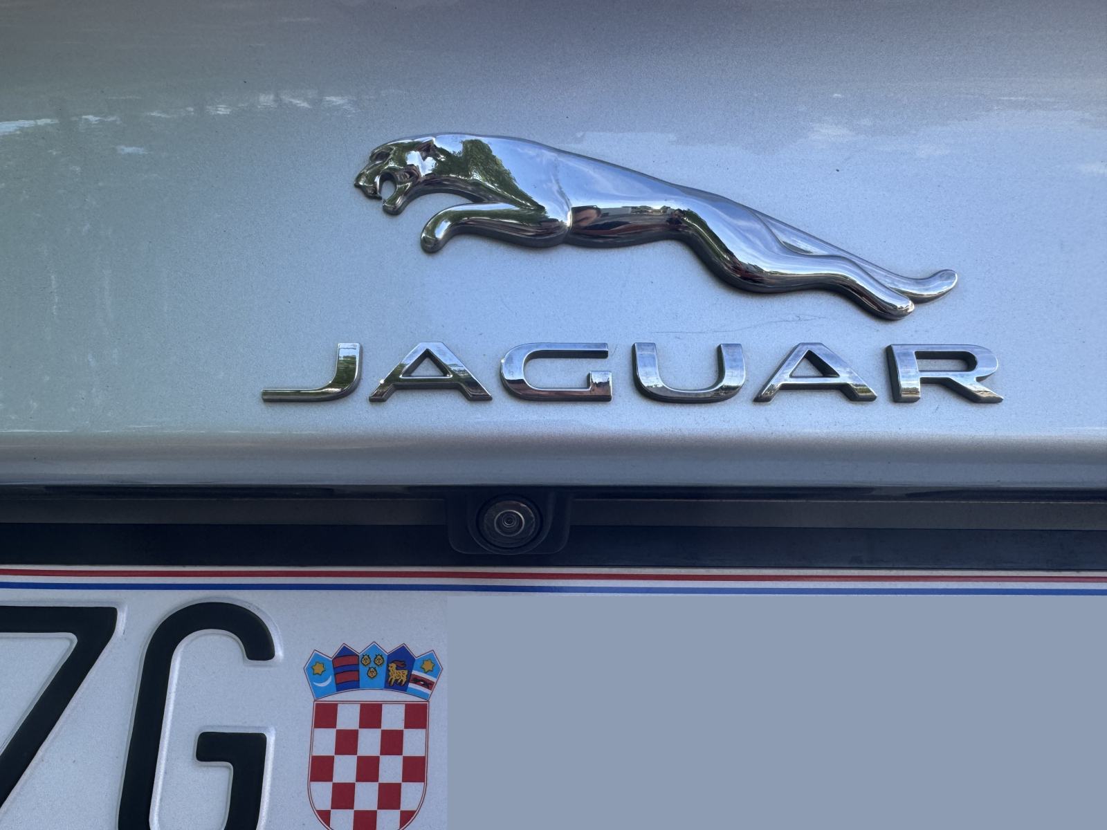 Jaguar XE 2,0d 180ks**PRVI VLASNIK**MALO KM**TOP oprema**NOVI MODEL, fotografija 7