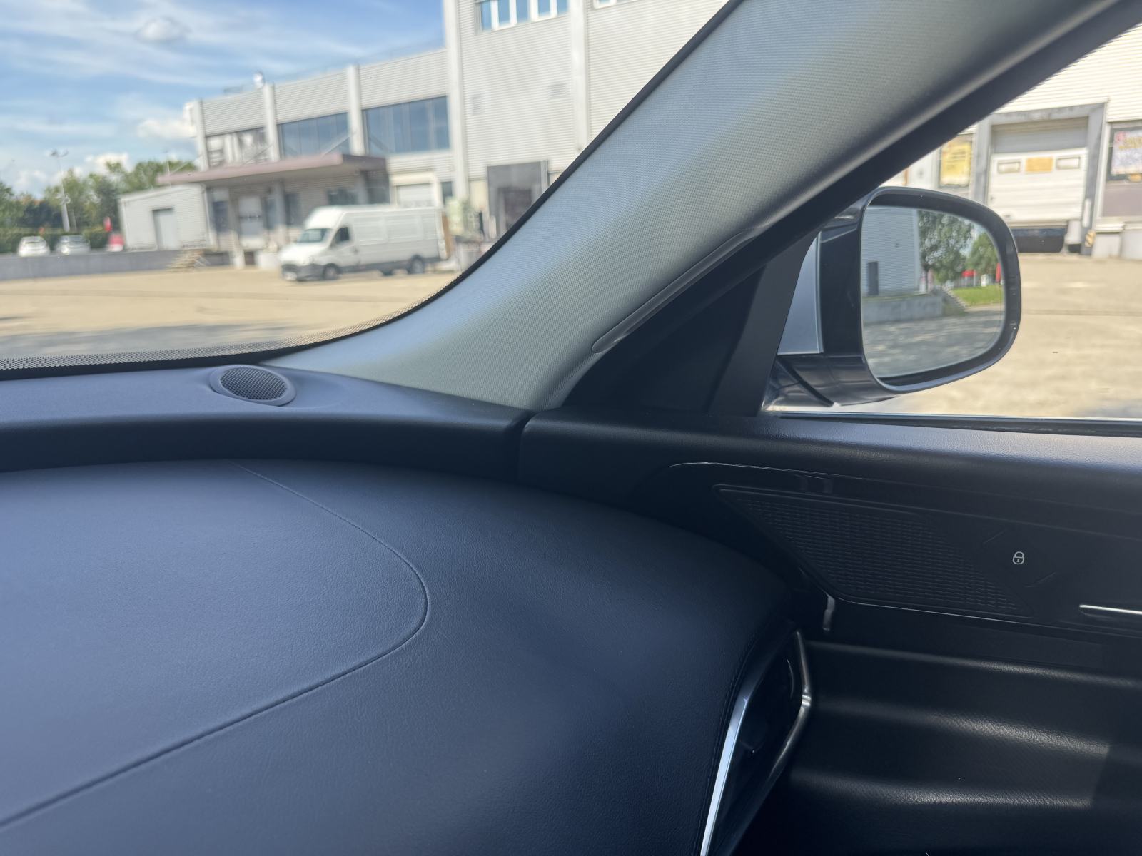 Jaguar XE 2,0d 180ks**PRVI VLASNIK**MALO KM**TOP oprema**NOVI MODEL, fotografija 15