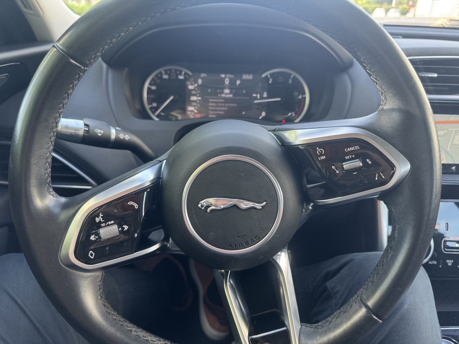 Jaguar XE 2,0d 180ks**PRVI VLASNIK**MALO KM**TOP oprema**NOVI MODEL, fotografija 12