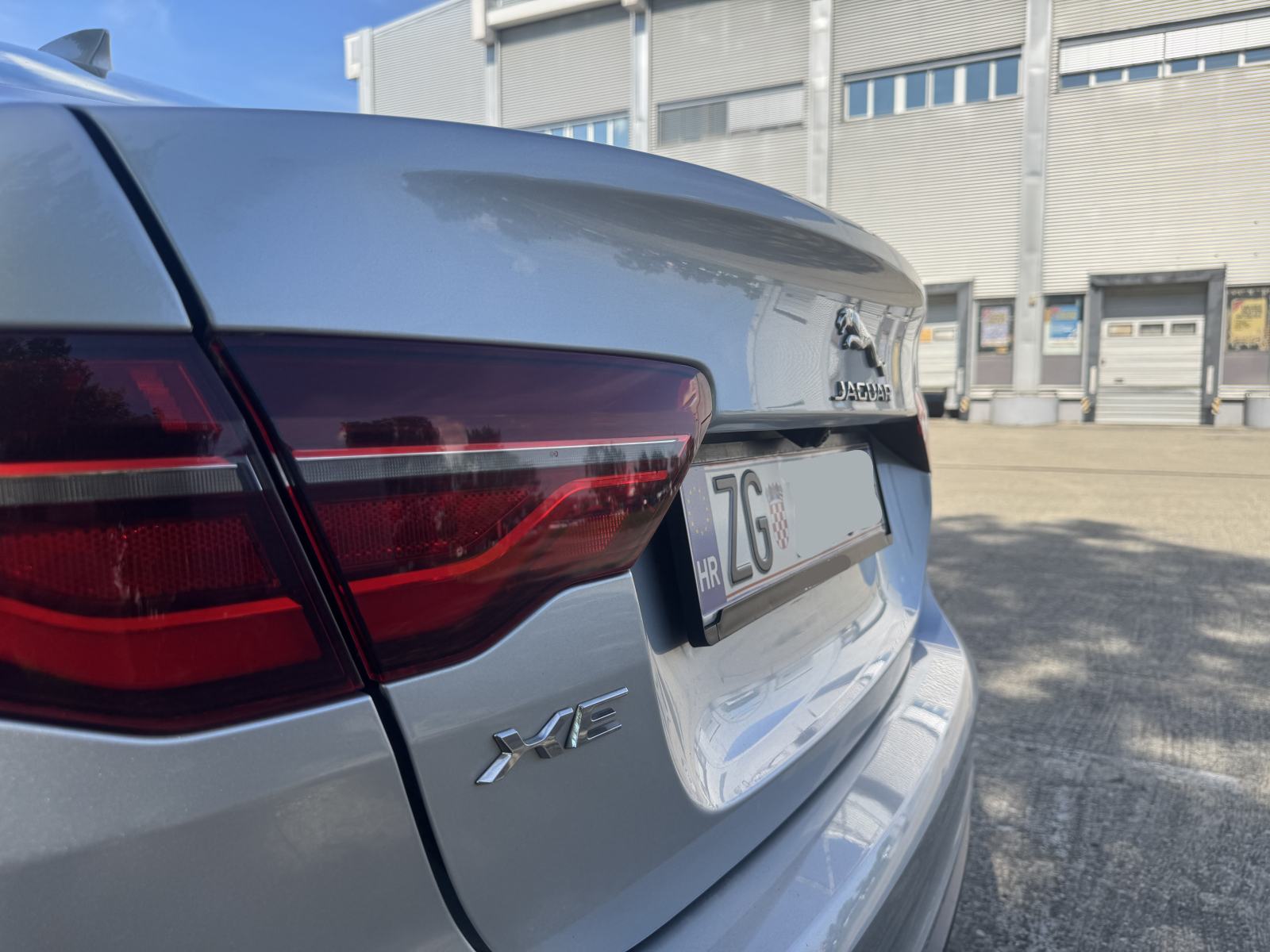 Jaguar XE 2,0d 180ks**PRVI VLASNIK**MALO KM**TOP oprema**NOVI MODEL, fotografija 6