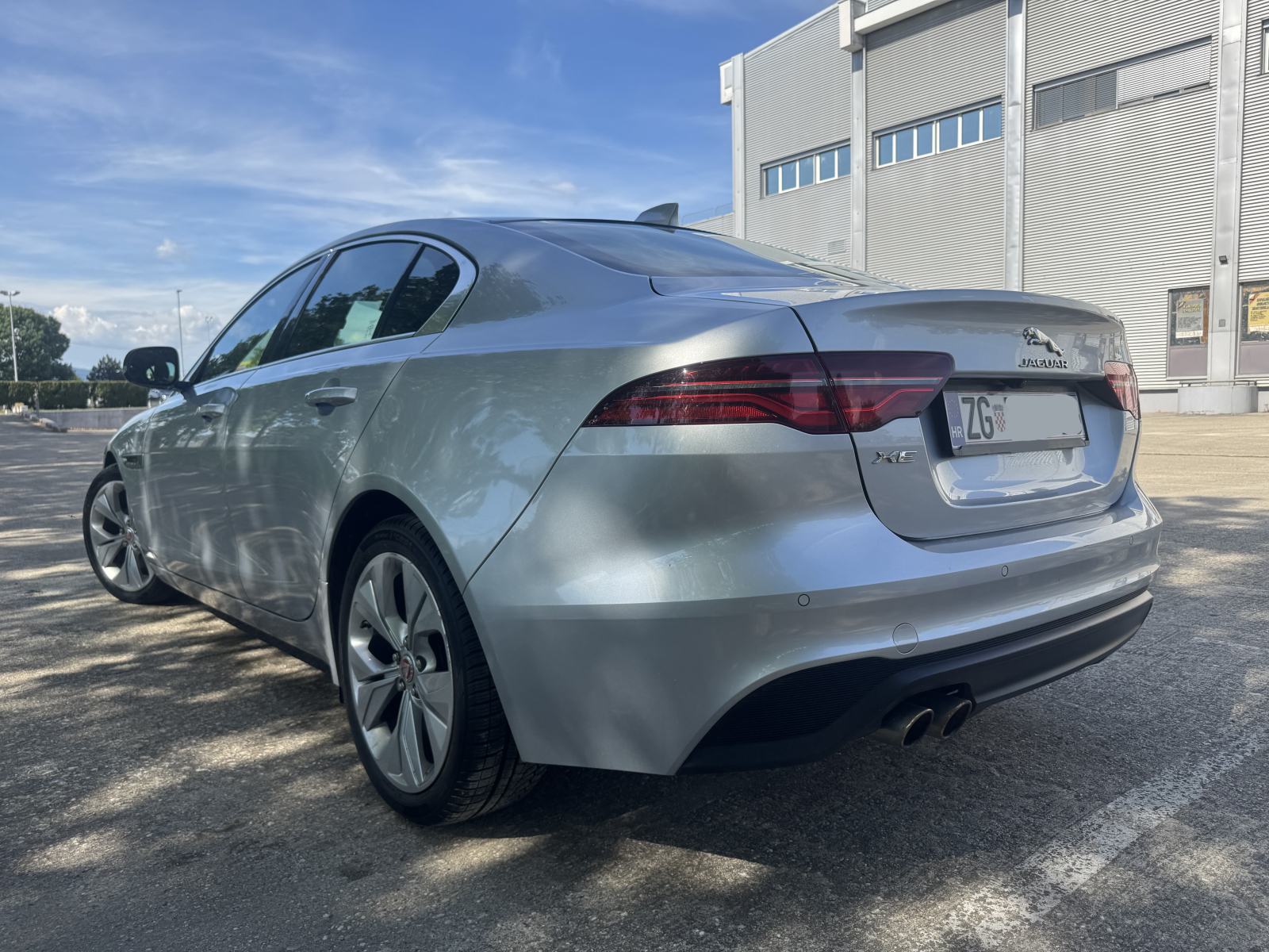 Jaguar XE 2,0d 180ks**PRVI VLASNIK**MALO KM**TOP oprema**NOVI MODEL, fotografija 5