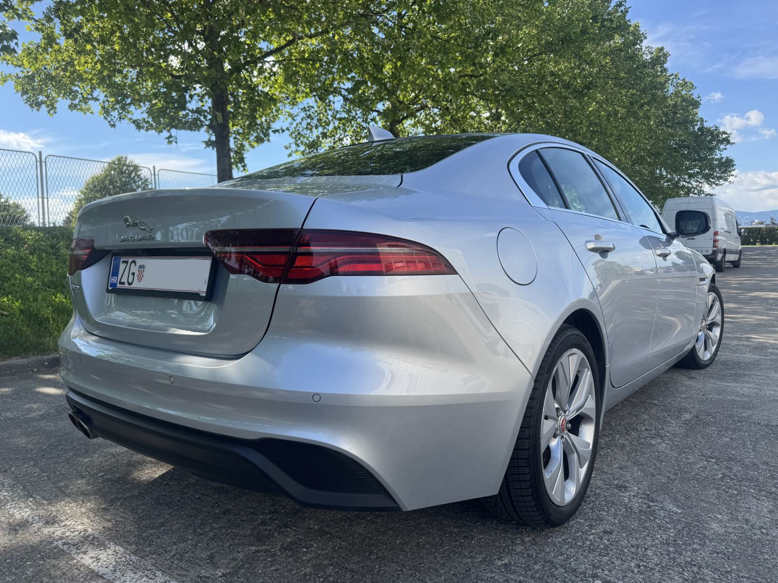 Jaguar XE 2,0d 180ks**PRVI VLASNIK**MALO KM**TOP oprema**NOVI MODEL, fotografija 4