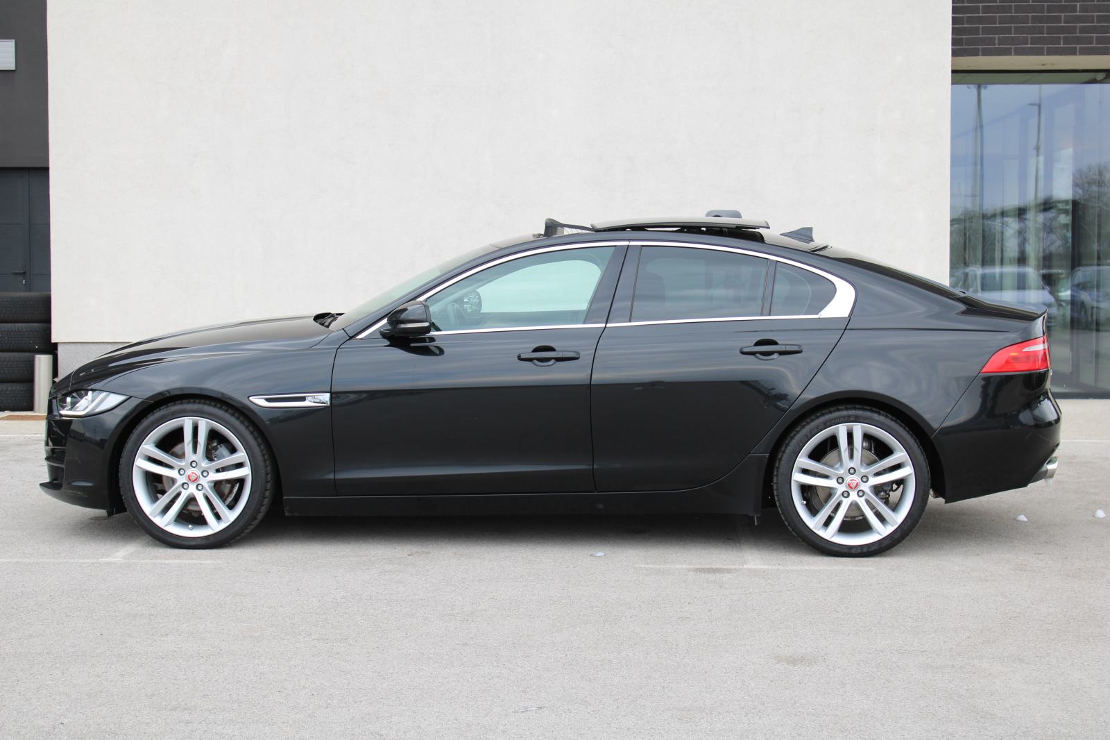 Jaguar XE 2.0D 180PS R-Sport AUT PANO AKT TEMPO GRET SED, fotografija 4