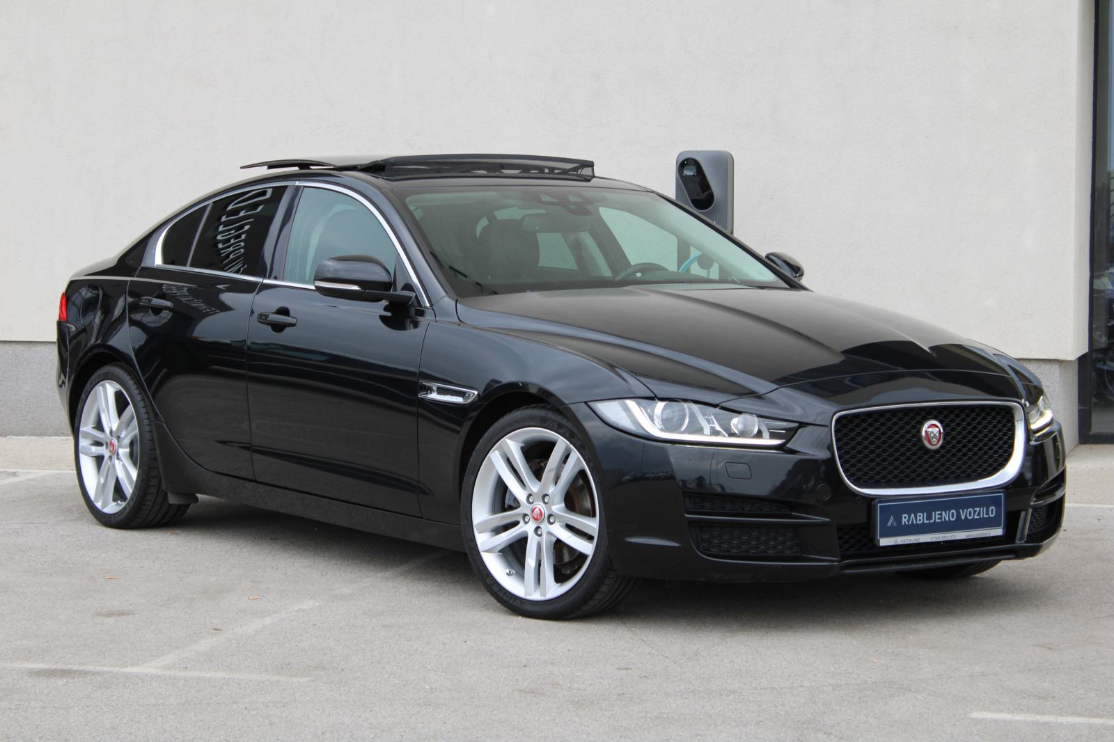 Jaguar XE 2.0D 180PS R-Sport AUT PANO AKT TEMPO GRET SED, fotografija 2