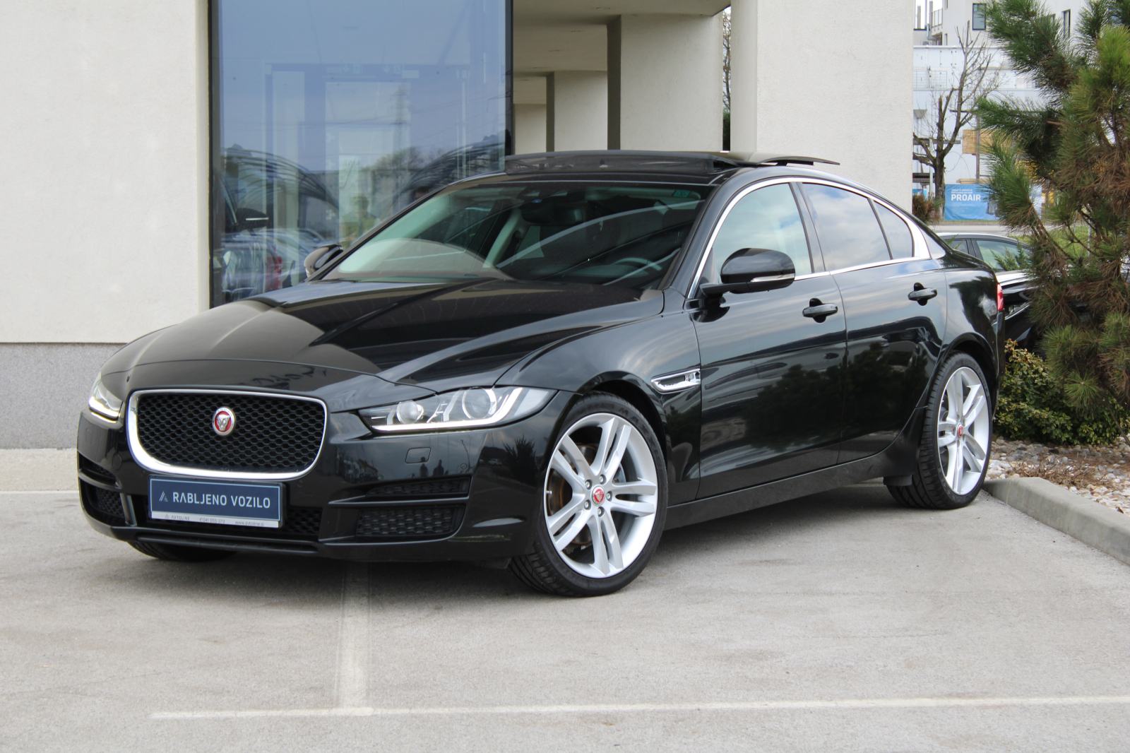 Jaguar XE 2.0D 180PS R-Sport AUT PANO AKT TEMPO GRET SED, fotografija 3