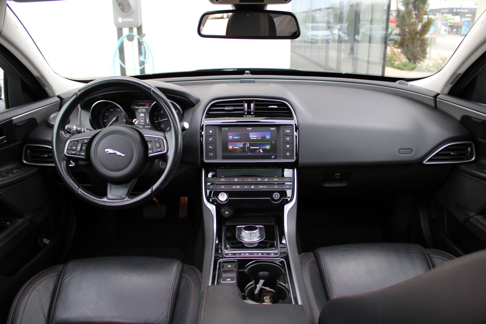 Jaguar XE 2.0D 180PS R-Sport AUT PANO AKT TEMPO GRET SED, fotografija 6